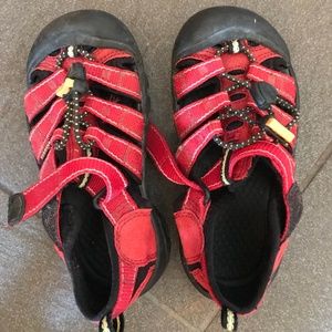 Kids keen Newport water sandals size 12